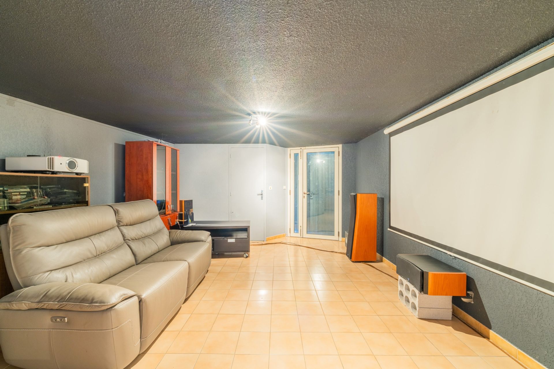 house 9 Rooms for sale on SANARY SUR MER (83110)