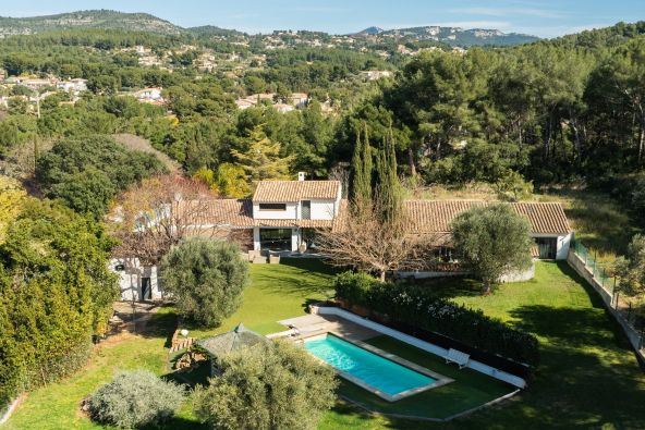 Vente Maison Sanary-sur-Mer 9 Pièces 453 m²