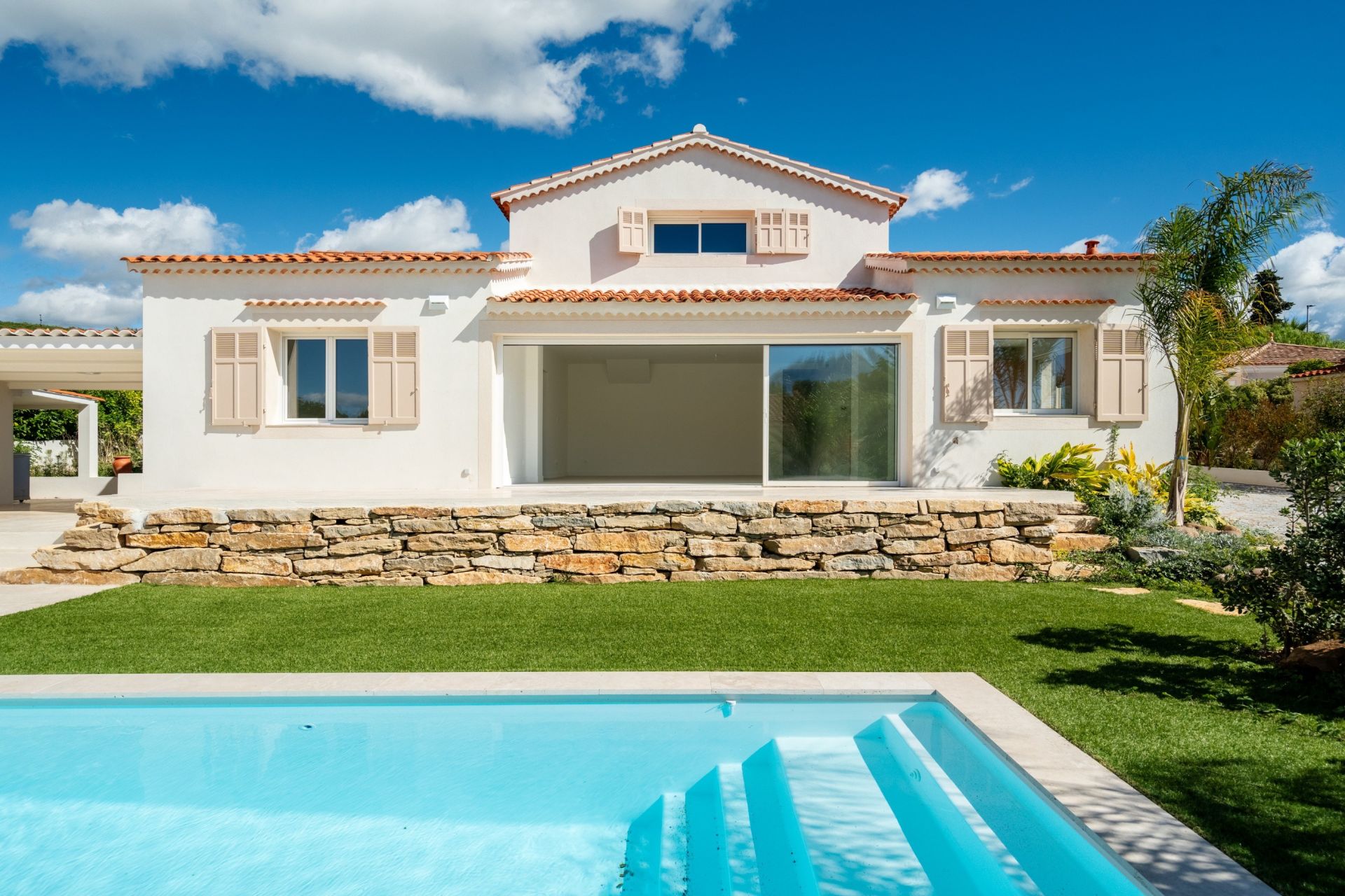 house 7 Rooms for sale on BANDOL (83150)