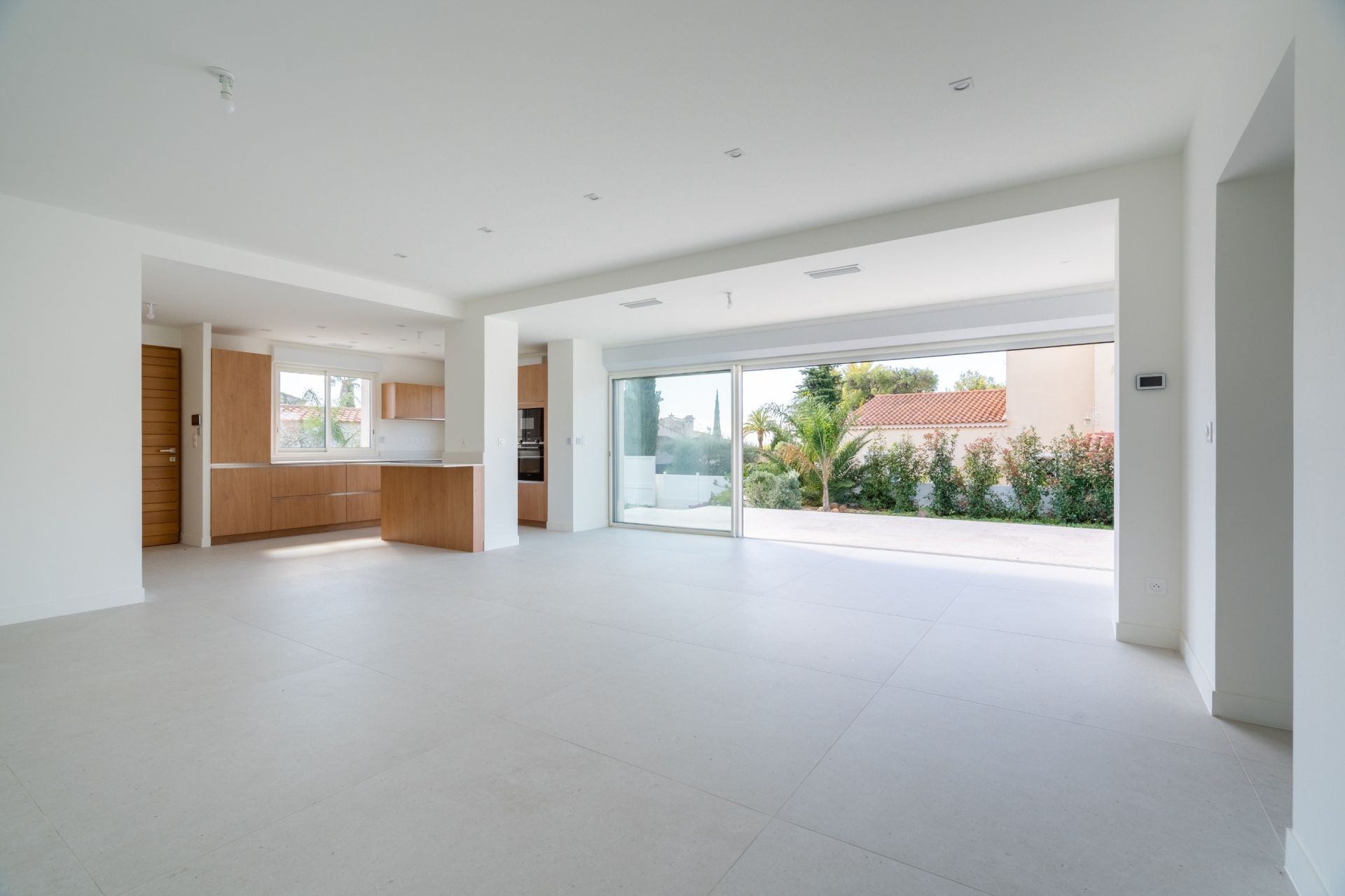 house 7 Rooms for sale on BANDOL (83150)