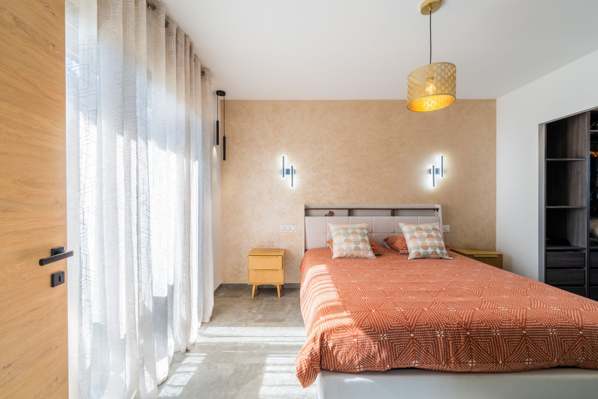 house 6 Rooms for sale on SANARY SUR MER (83110)