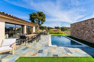 house 6 Rooms for sale on SANARY SUR MER (83110)