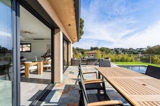 house 6 Rooms for sale on SANARY SUR MER (83110)