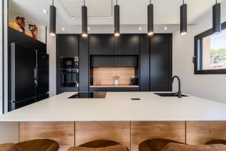 house 6 Rooms for sale on SANARY SUR MER (83110)