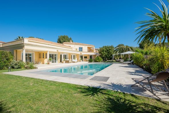 Sale House Saint-Cyr-sur-Mer 9 Rooms 425 m²