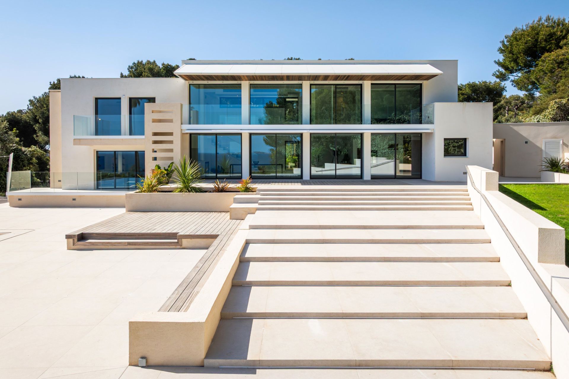 maison 7 Pièces en vente sur ST CYR SUR MER (83270)