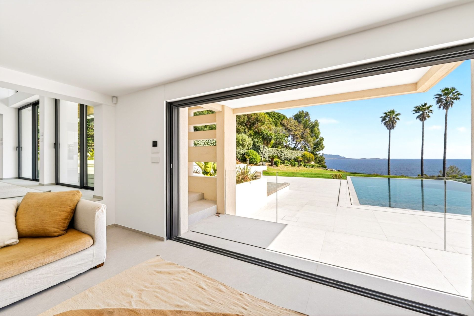 maison 7 Pièces en vente sur ST CYR SUR MER (83270)