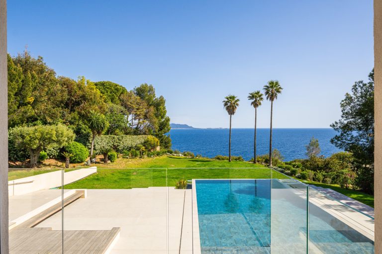maison 7 Pièces en vente sur ST CYR SUR MER (83270)