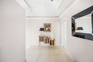 house 7 Rooms for sale on BANDOL (83150)