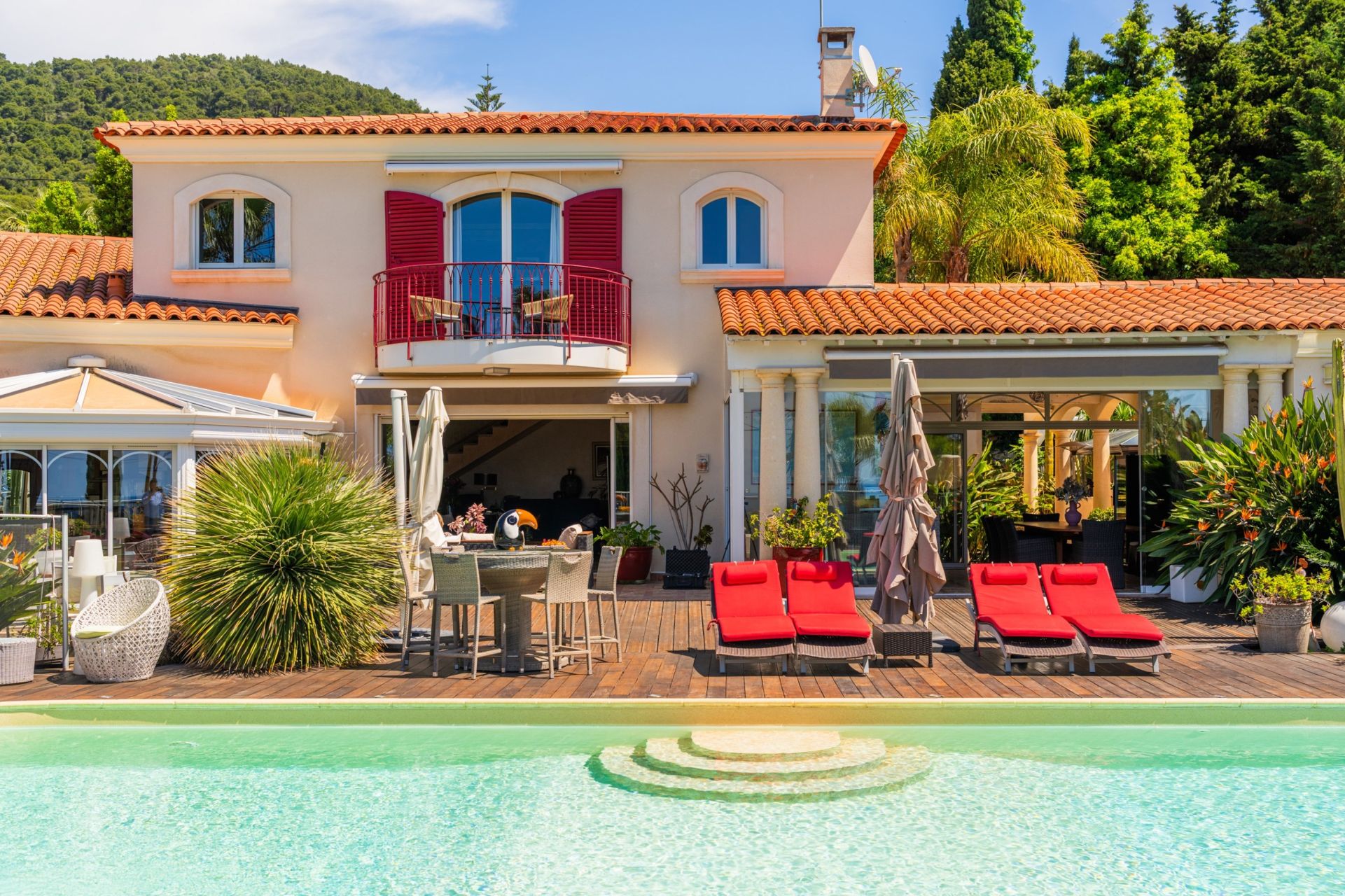 maison 10 Pièces en vente sur CARQUEIRANNE (83320)