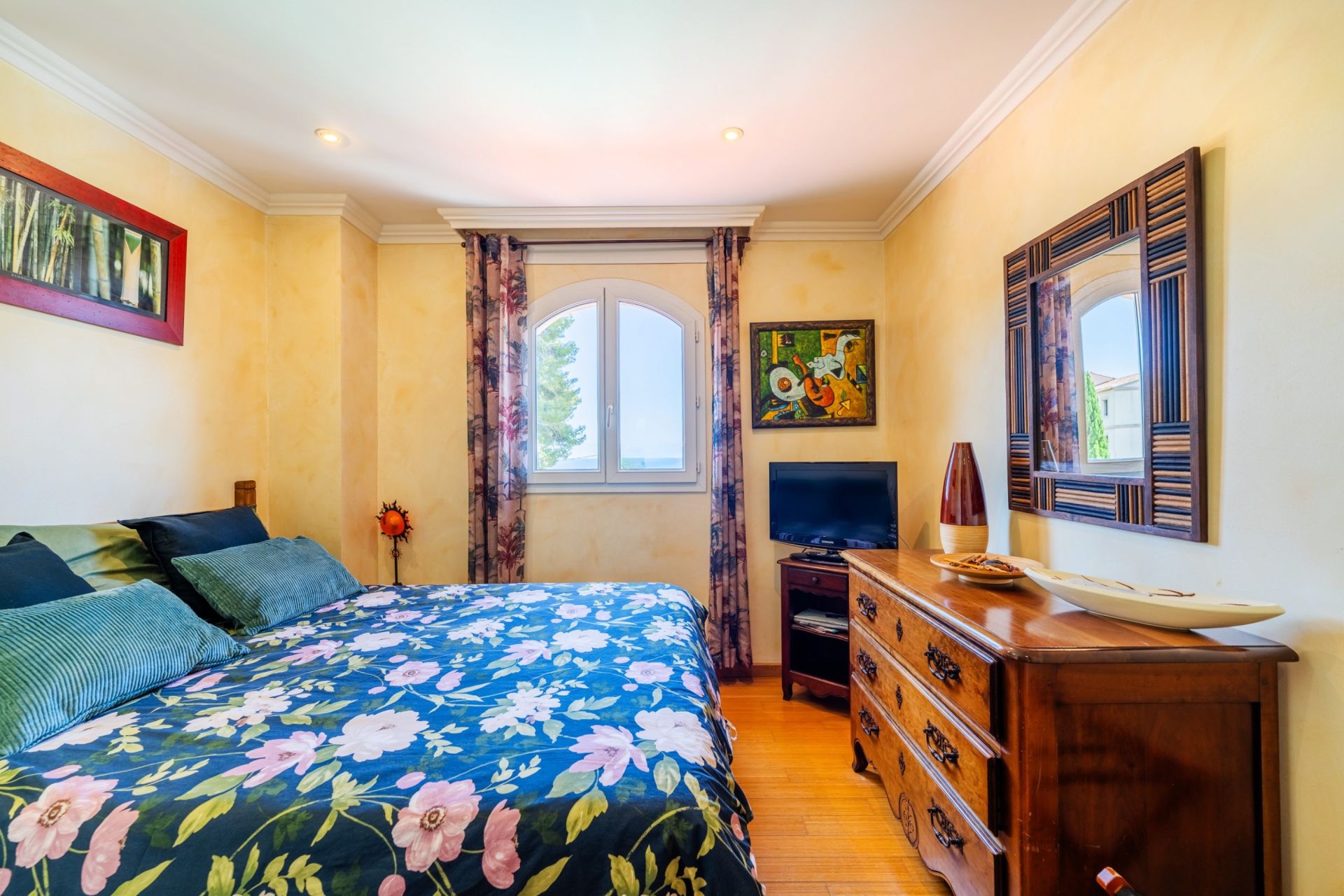 maison 10 Pièces en vente sur CARQUEIRANNE (83320)