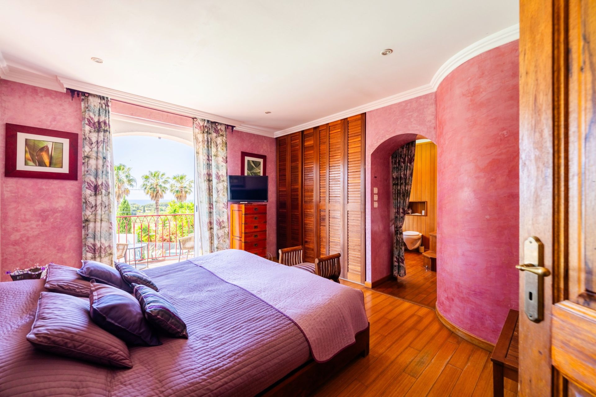 maison 10 Pièces en vente sur CARQUEIRANNE (83320)