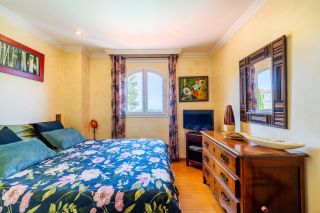 maison 10 Pièces en vente sur CARQUEIRANNE (83320)