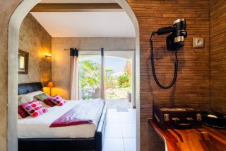 maison 10 Pièces en vente sur CARQUEIRANNE (83320)