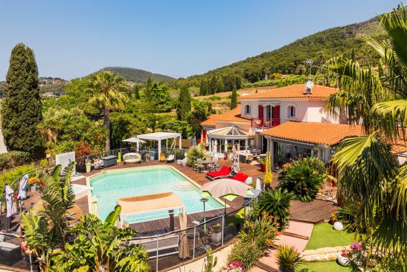 Vente Maison Carqueiranne 10&nbsp;Pièces 410&nbsp;m²