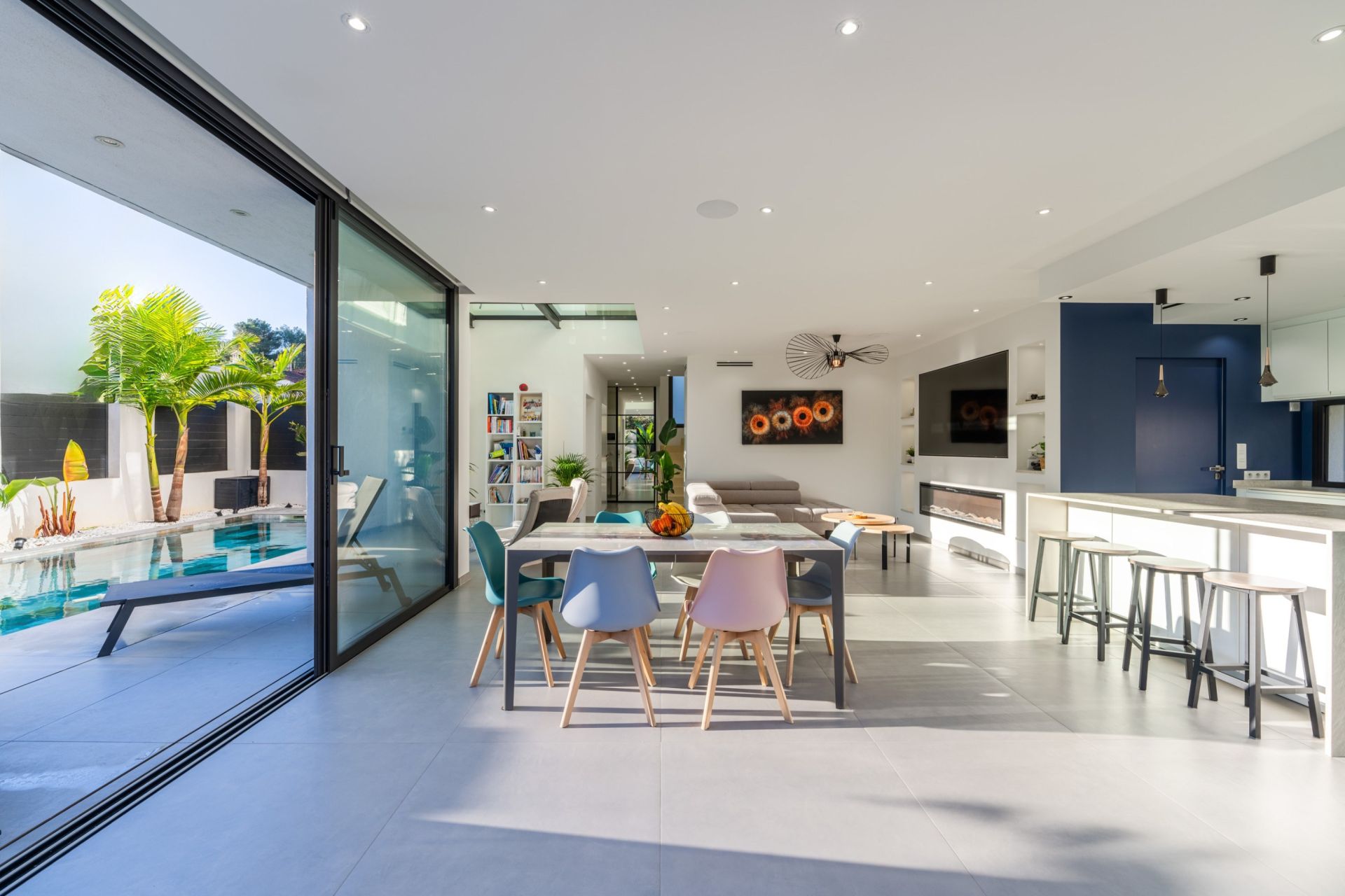 villa 7 Rooms for sale on TOULON (83000)