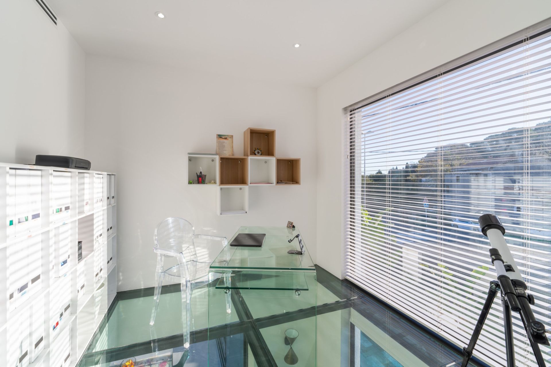 villa 7 Rooms for sale on TOULON (83000)
