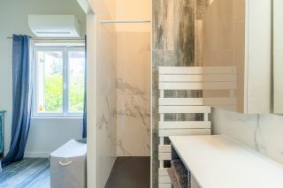 house 6 Rooms for sale on TOULON (83000)