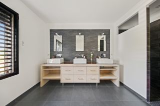 maison 8 Pièces en vente sur OLLIOULES (83190)
