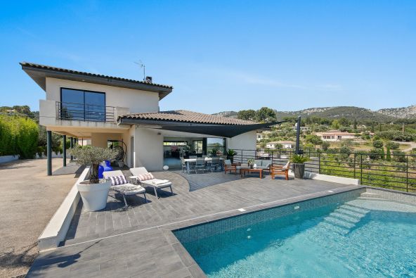 Vente Maison Ollioules 8 Pièces 320 m²