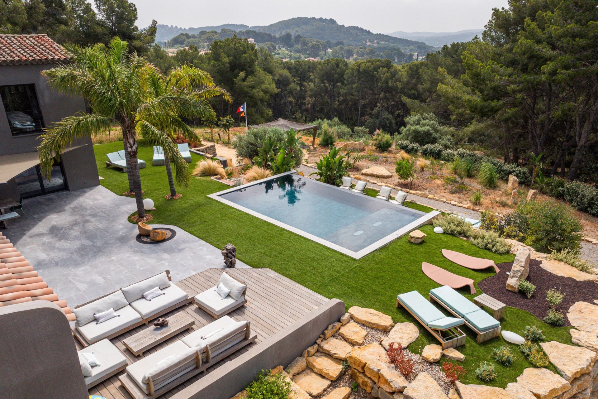 house 8 Rooms for sale on SANARY SUR MER (83110)