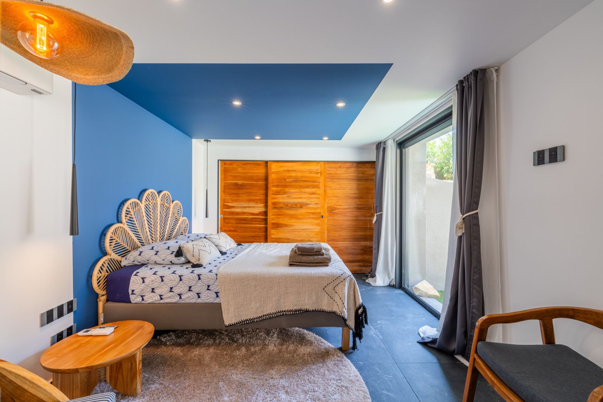 house 8 Rooms for sale on SANARY SUR MER (83110)