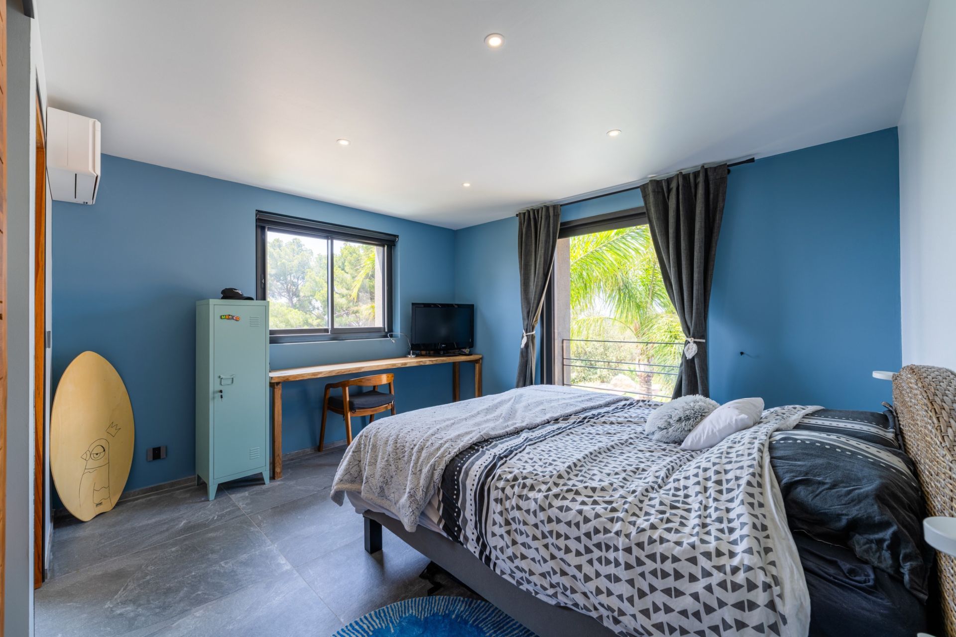 house 8 Rooms for sale on SANARY SUR MER (83110)