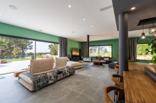 house 8 Rooms for sale on SANARY SUR MER (83110)