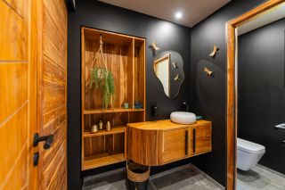 house 8 Rooms for sale on SANARY SUR MER (83110)