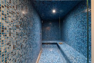 house 8 Rooms for sale on SANARY SUR MER (83110)