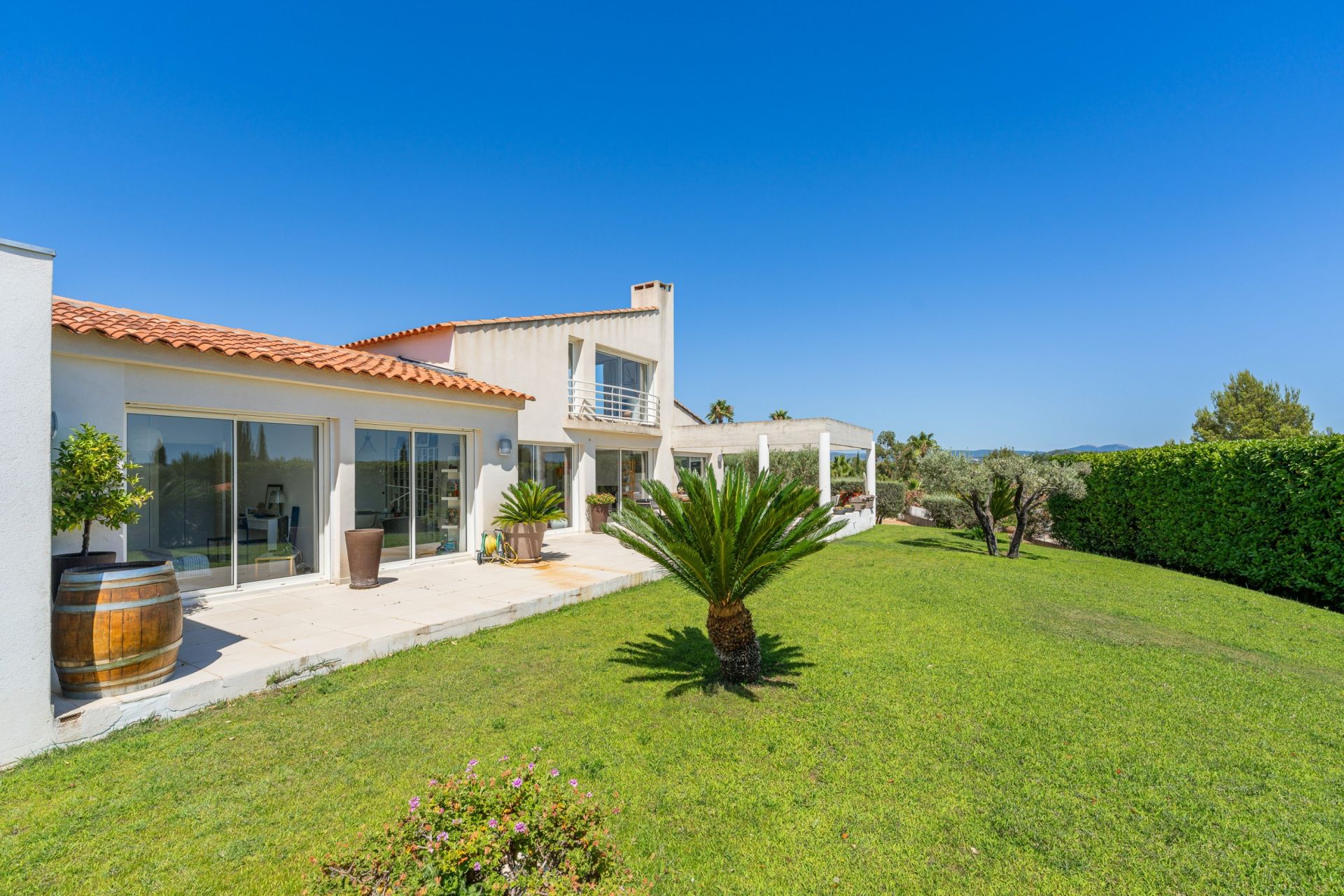 maison 6 Pièces en vente sur LA CADIERE D AZUR (83740)