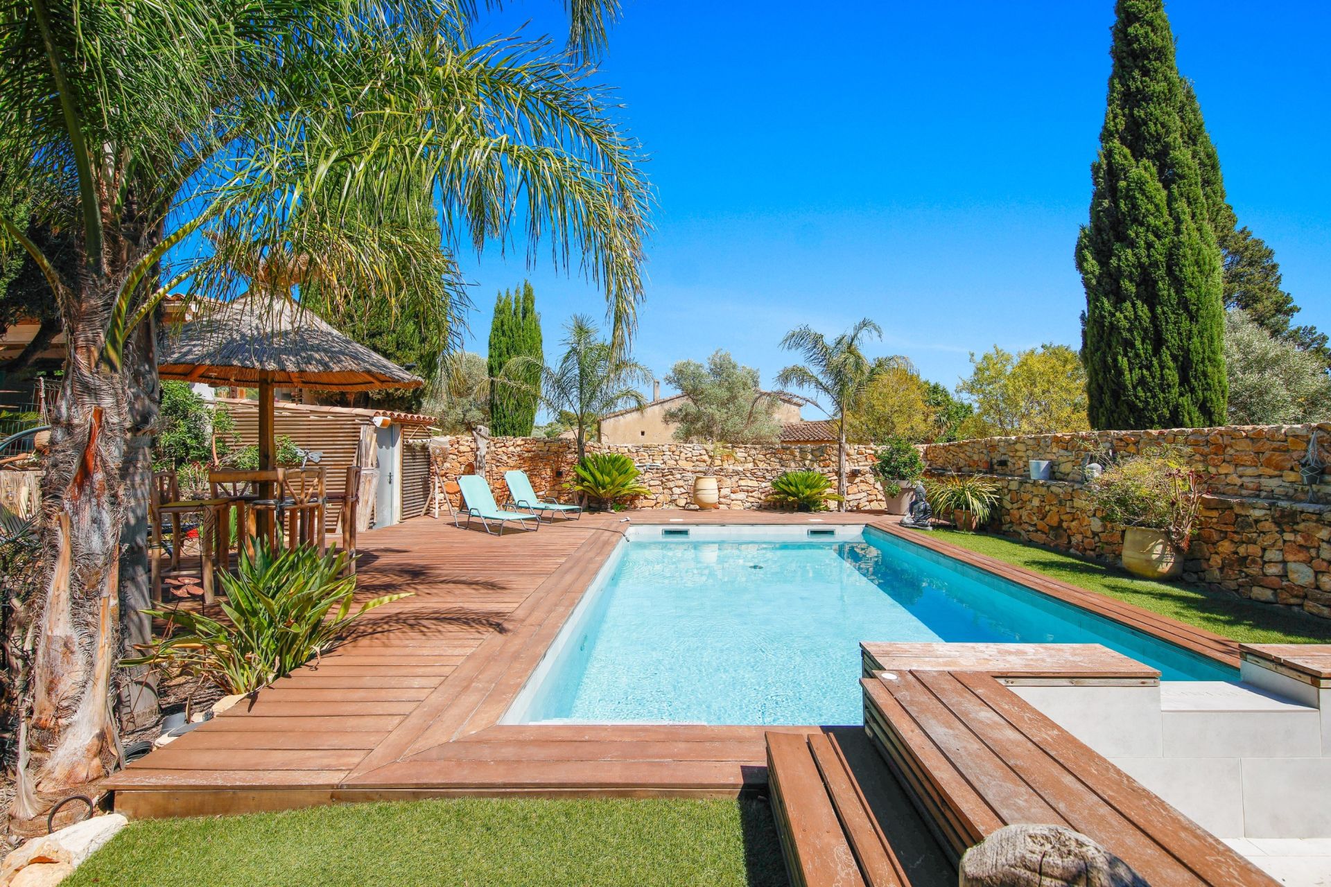 maison 6 Pièces en vente sur SANARY SUR MER (83110)
