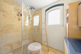 house 6 Rooms for sale on SANARY SUR MER (83110)