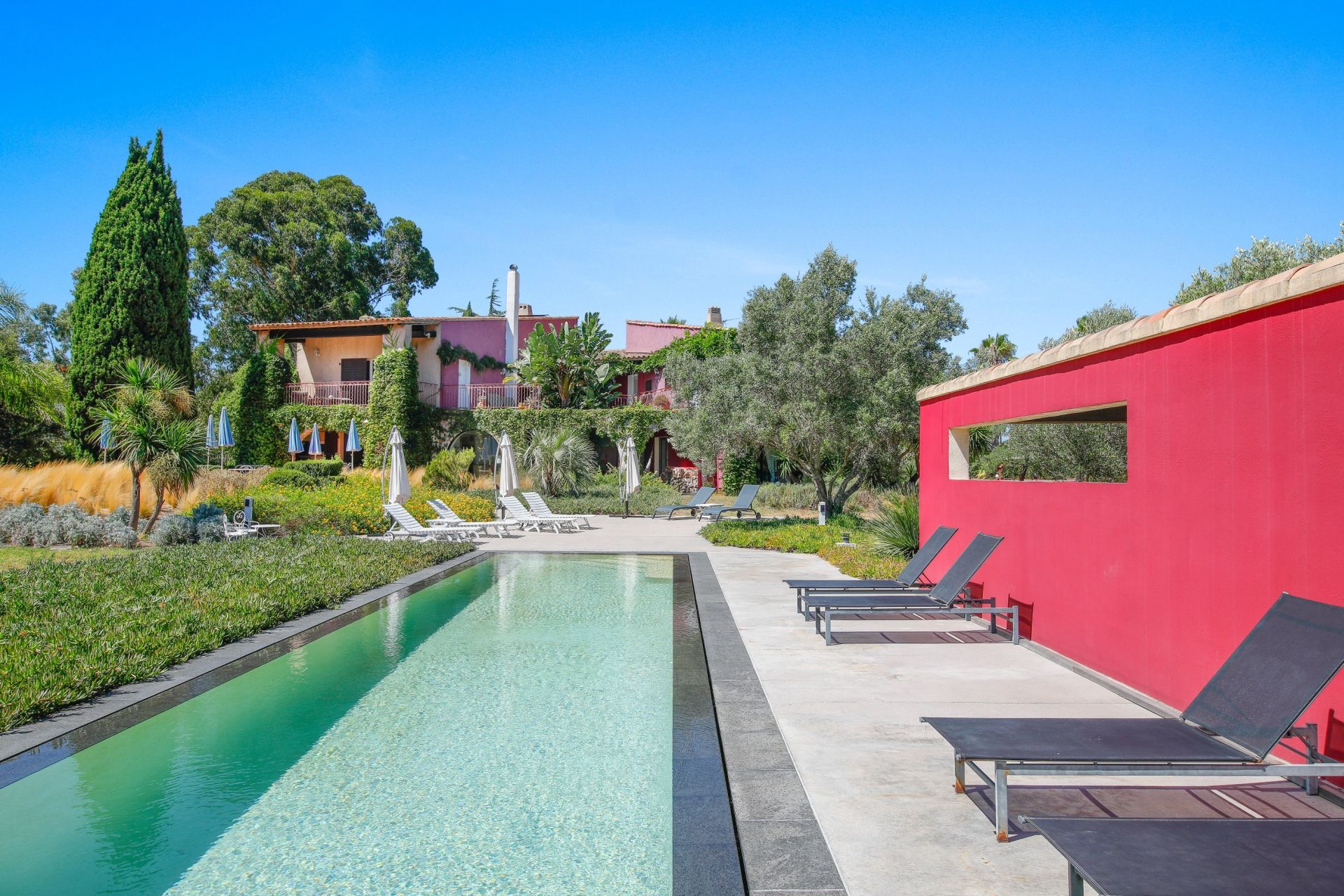 maison 13 Pièces en vente sur LA LONDE LES MAURES (83250)