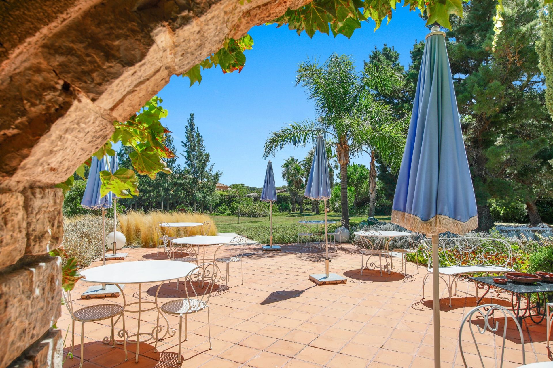 maison 13 Pièces en vente sur LA LONDE LES MAURES (83250)