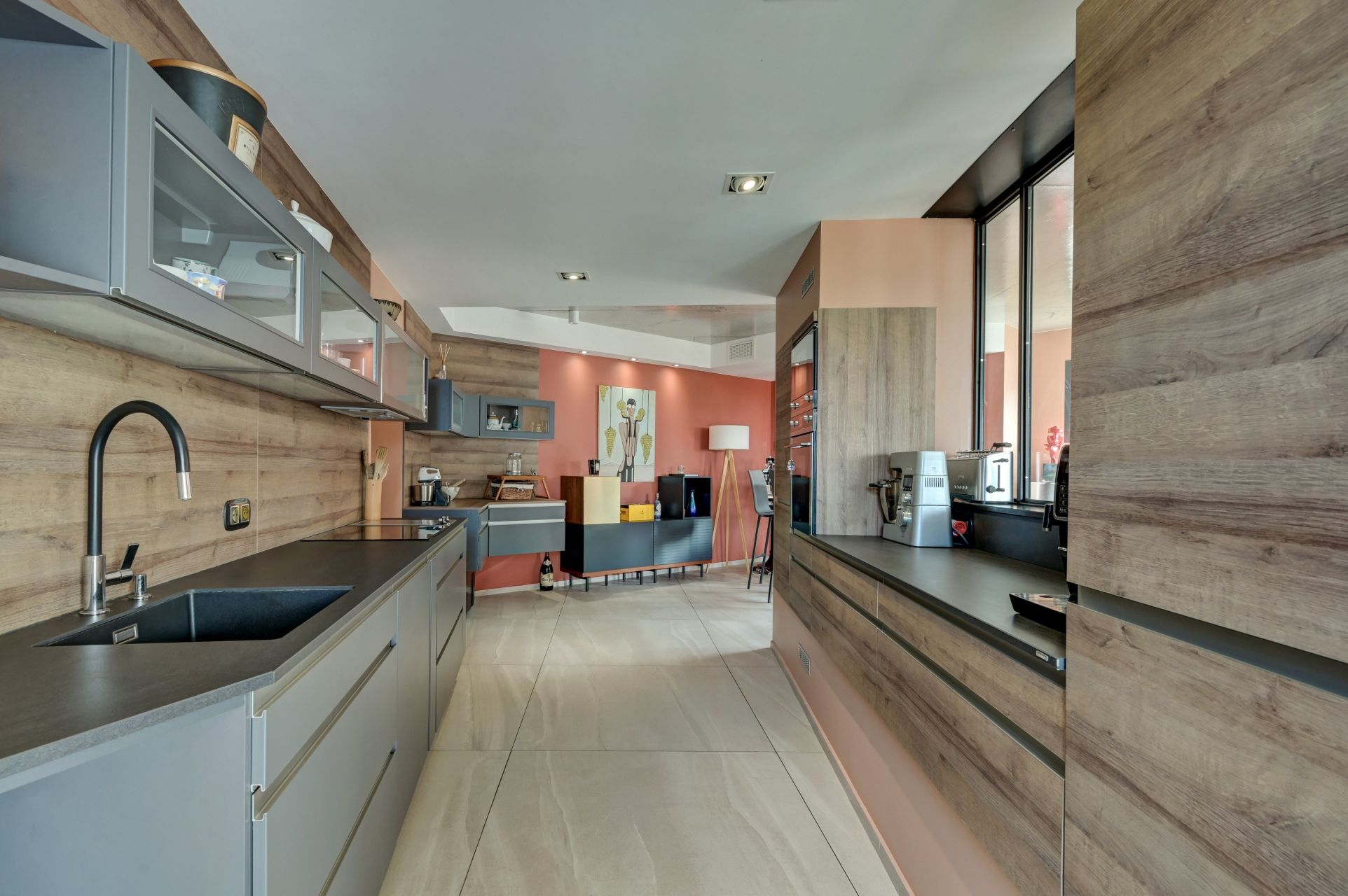 villa 7 Rooms for sale on LA GARDE (83130)