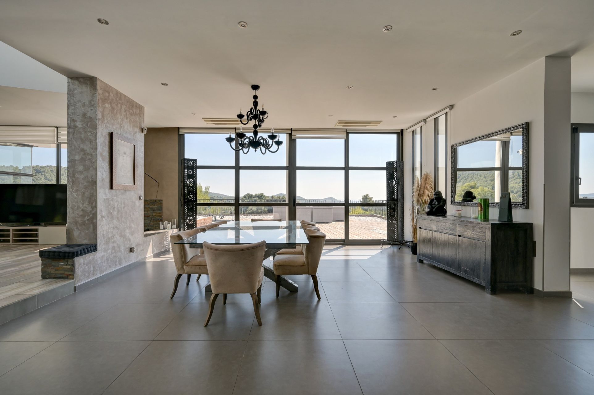house 8 Rooms for sale on LA CADIERE D AZUR (83740)