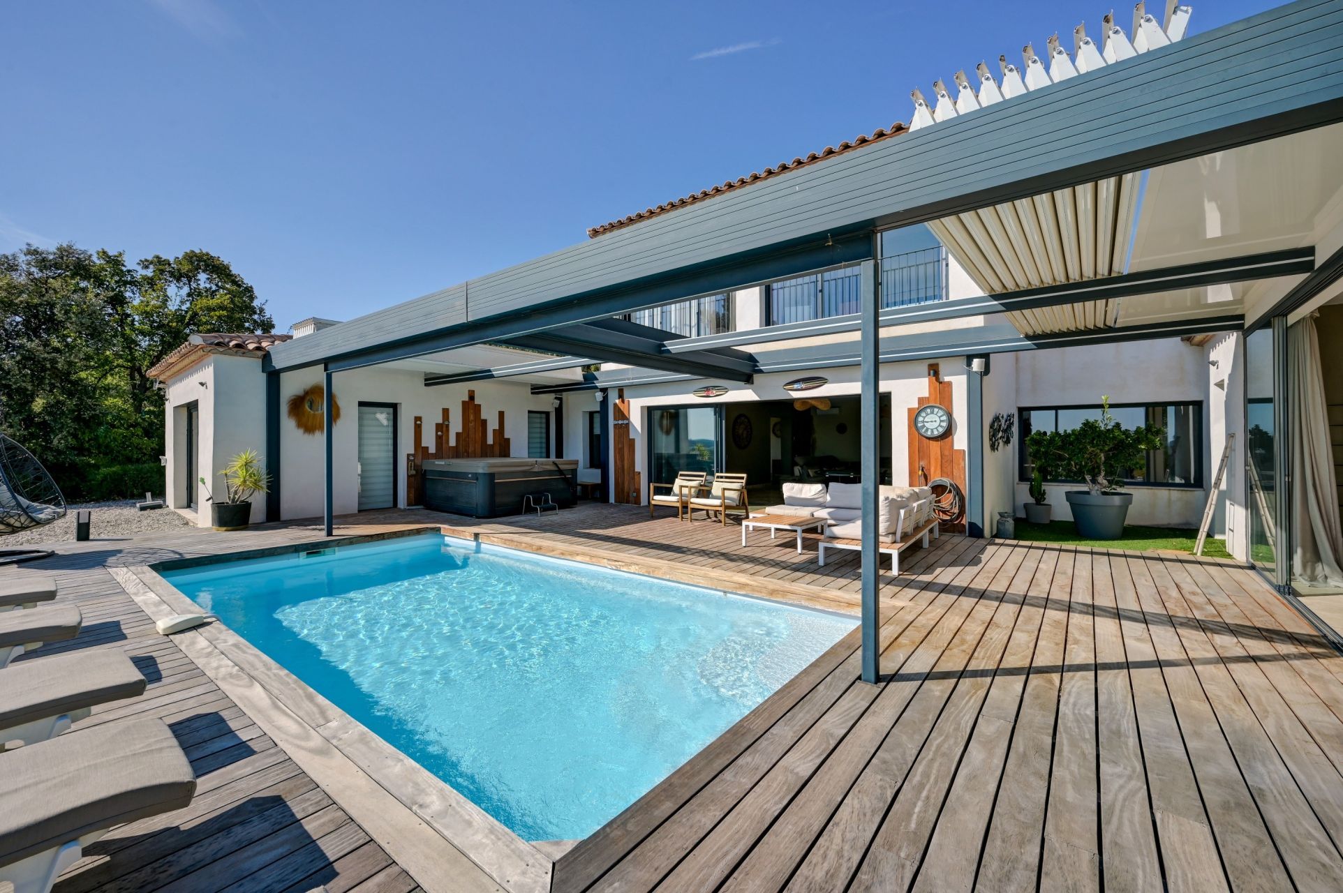 maison 6 Pièces en vente sur LA CADIERE D AZUR (83740)