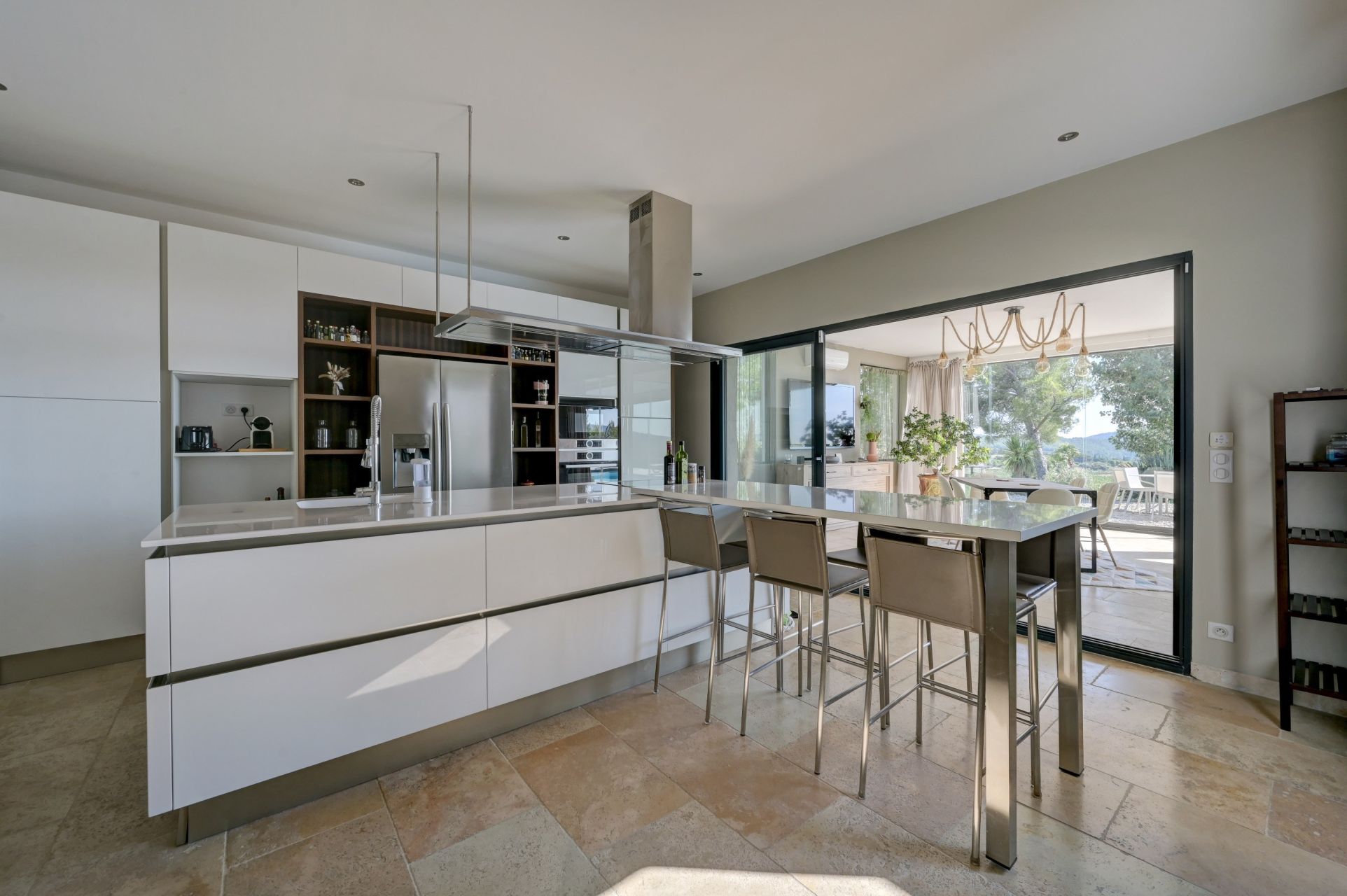 house 6 Rooms for sale on LA CADIERE D AZUR (83740)