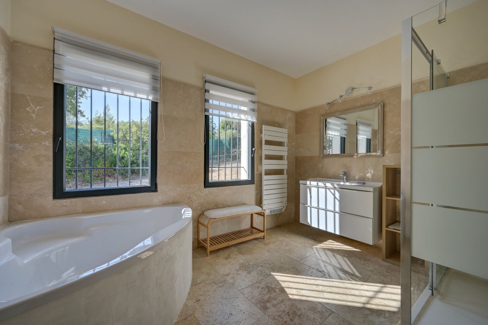 maison 6 Pièces en vente sur LA CADIERE D AZUR (83740)