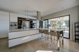 house 6 Rooms for sale on LA CADIERE D AZUR (83740)