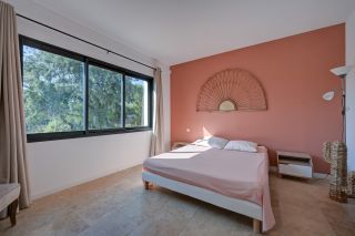 house 6 Rooms for sale on LA CADIERE D AZUR (83740)