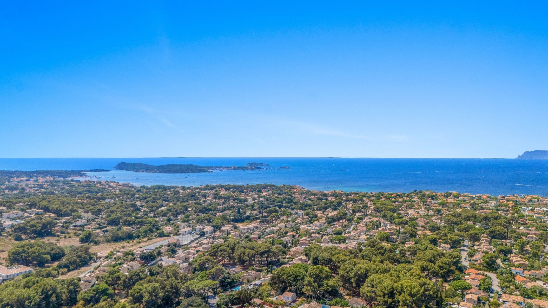 maison 7 Pièces en vente sur SIX FOURS LES PLAGES (83140)