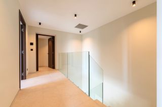 house 6 Rooms for sale on CARQUEIRANNE (83320)