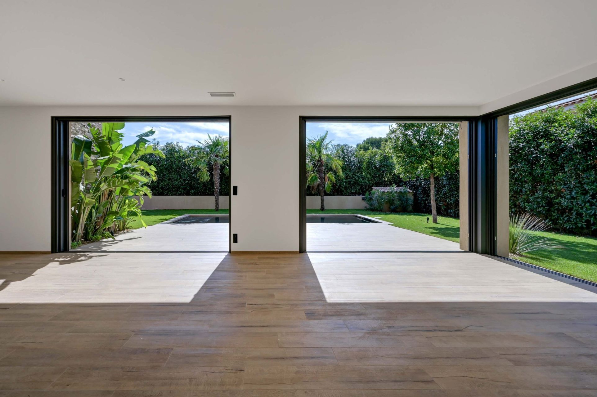 house 7 Rooms for sale on SANARY SUR MER (83110)