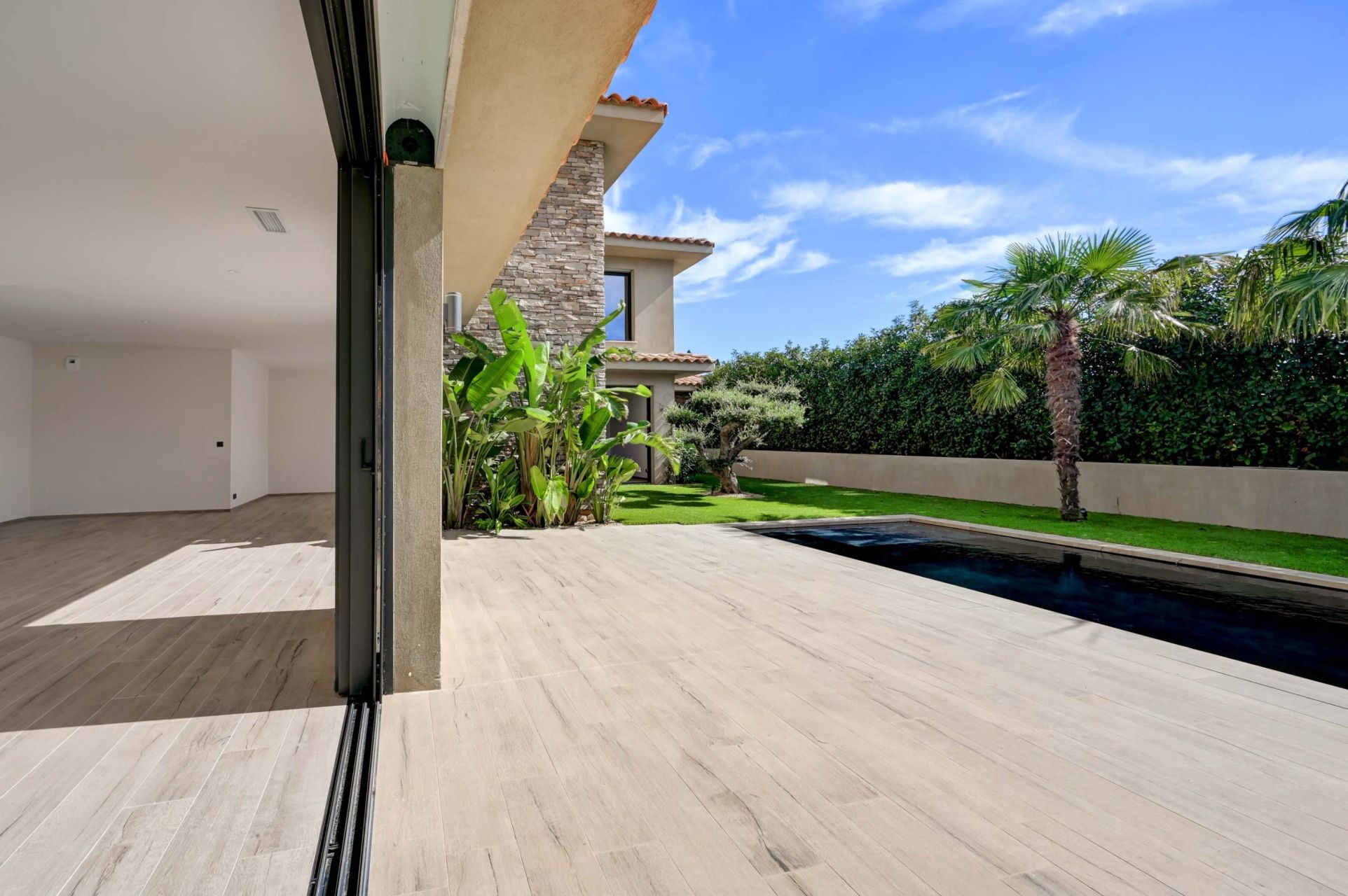 house 7 Rooms for sale on SANARY SUR MER (83110)