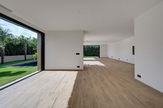 house 7 Rooms for sale on SANARY SUR MER (83110)