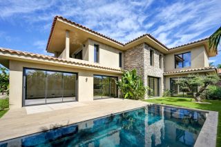 house 7 Rooms for sale on SANARY SUR MER (83110)