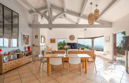 Sale House Ollioules 7 Rooms 221 m²