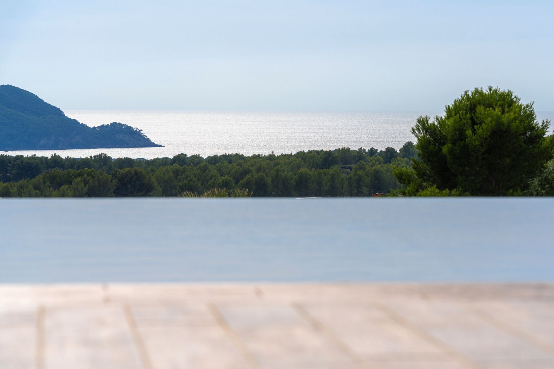 house 13 Rooms for sale on LA CADIERE D AZUR (83740)